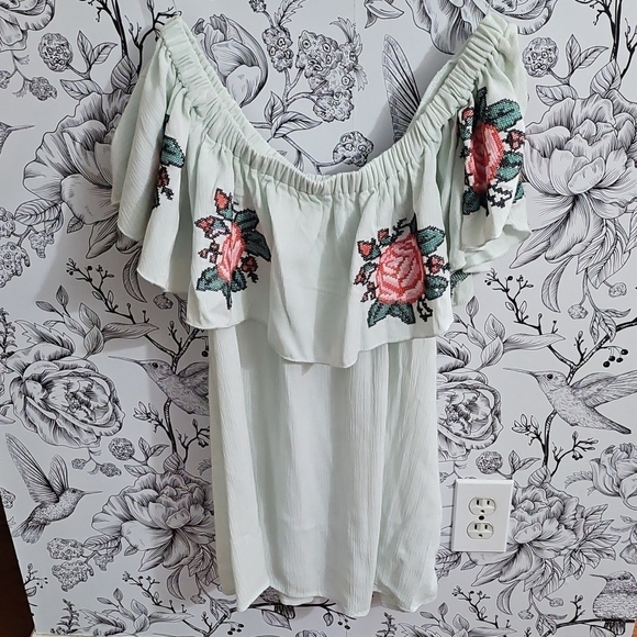 Umgee Mint Ruffled Flutter Sleeve Blouse - Picture 2 of 8